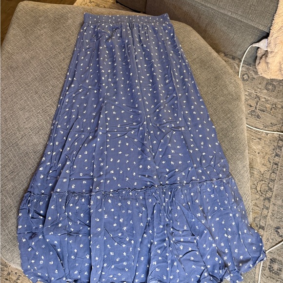 SO Dresses & Skirts - Women’s maxi skirt